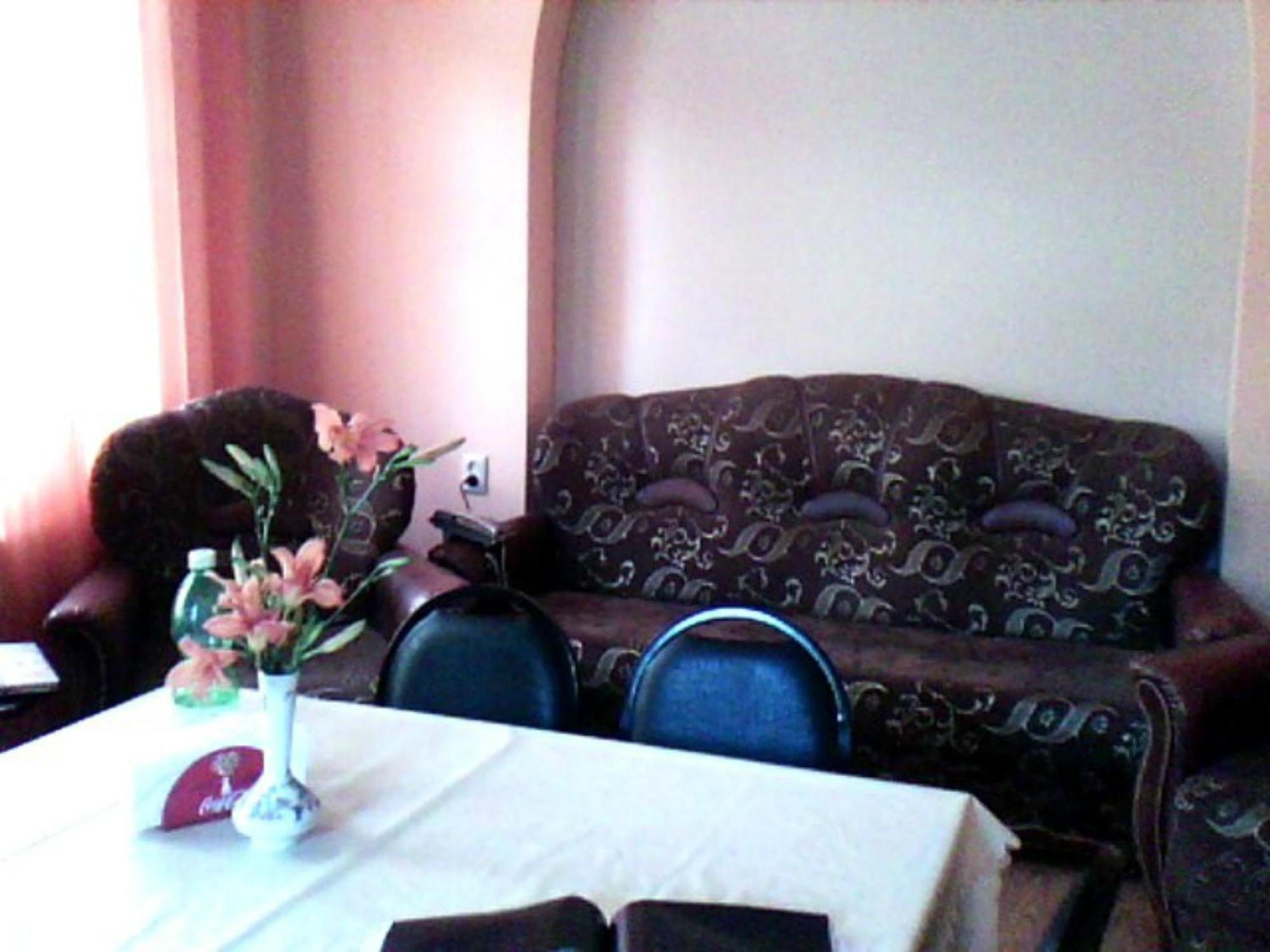 White Guest House Batumi Eksteriør bilde