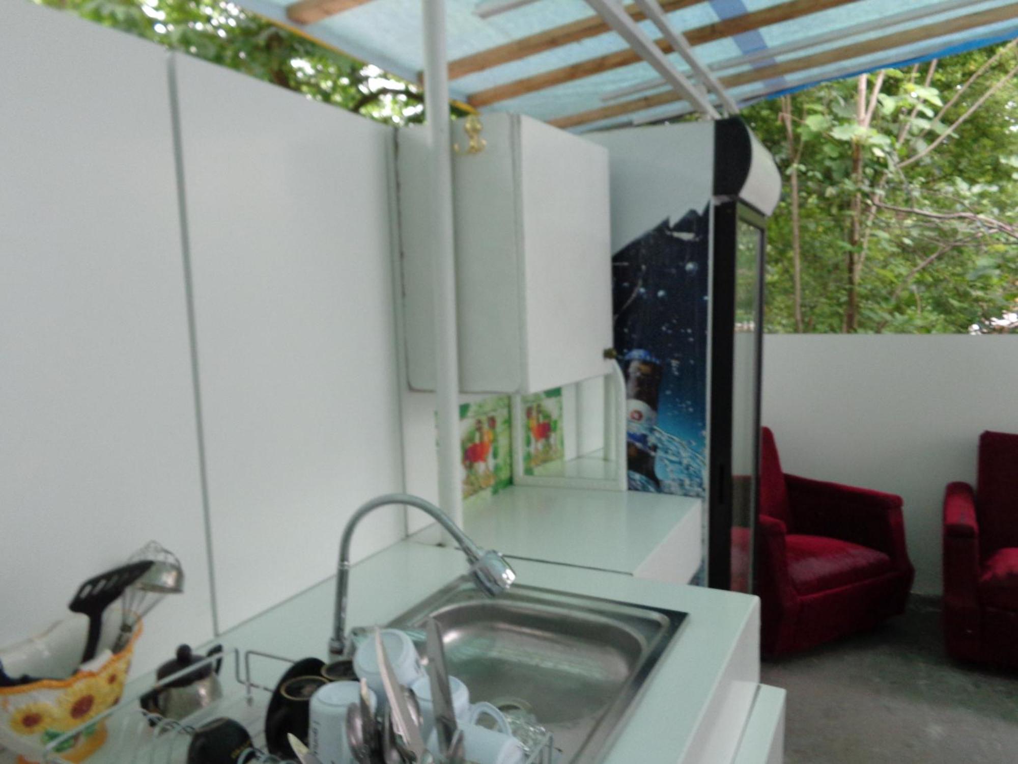 White Guest House Batumi Rom bilde