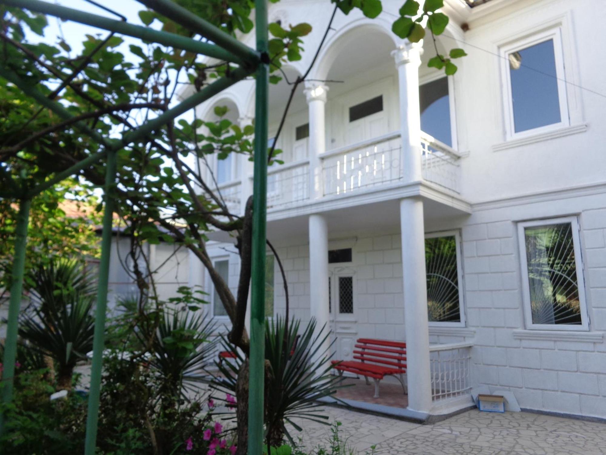 White Guest House Batumi Rom bilde