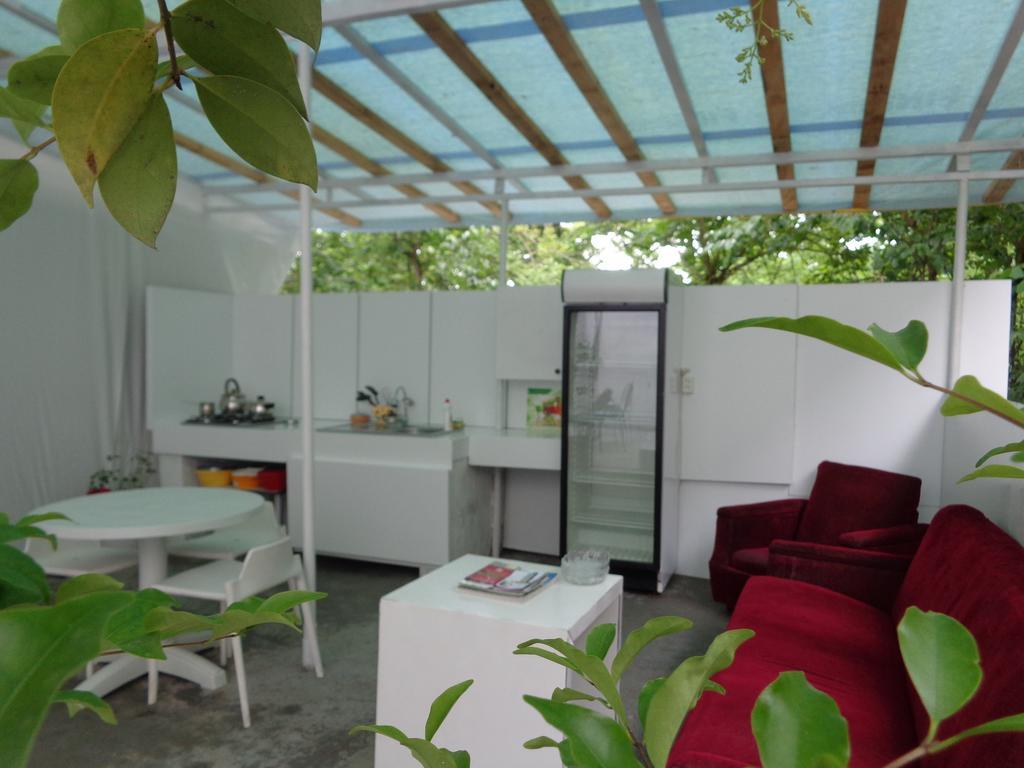 White Guest House Batumi Rom bilde