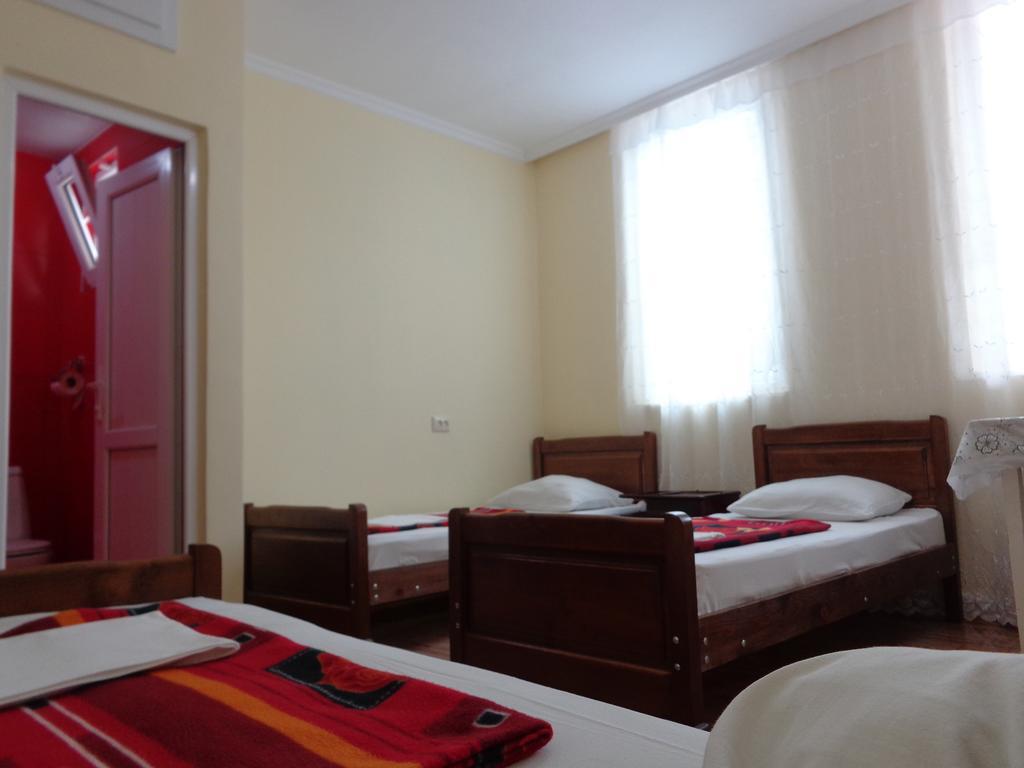 White Guest House Batumi Rom bilde