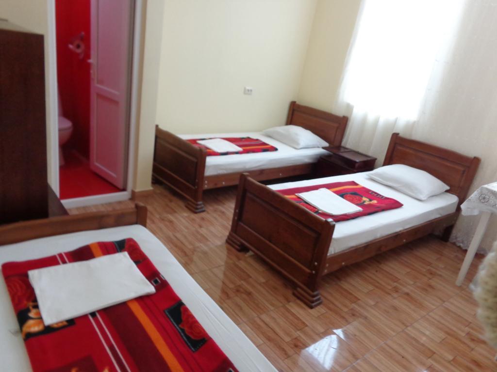 White Guest House Batumi Rom bilde