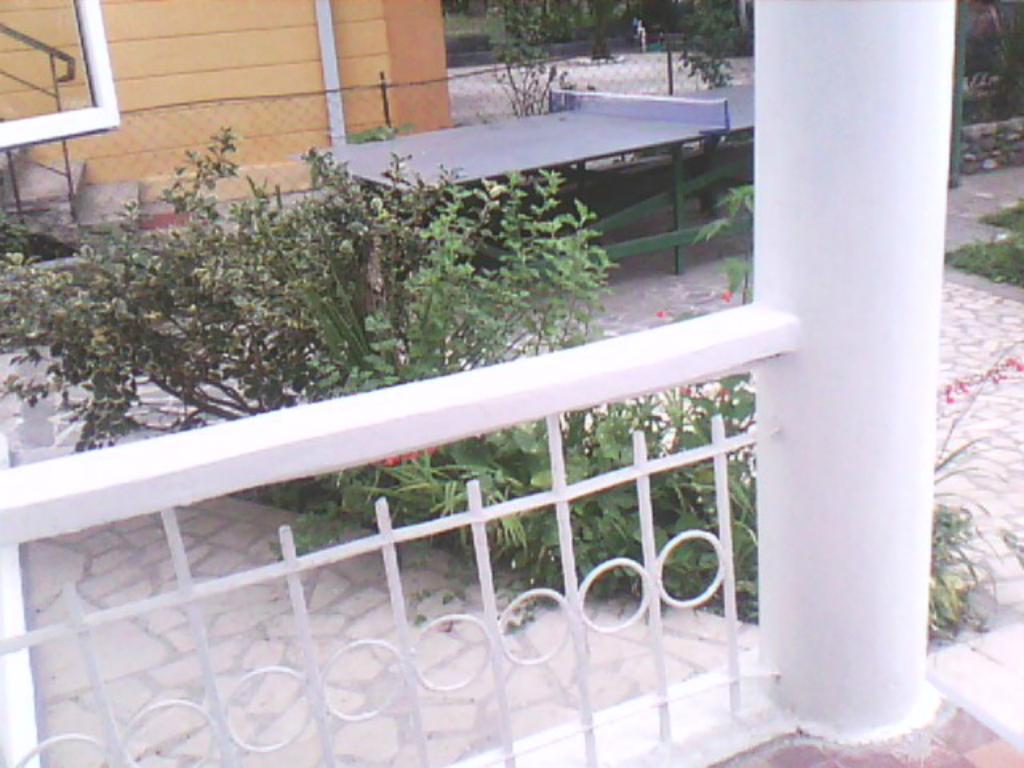 White Guest House Batumi Rom bilde