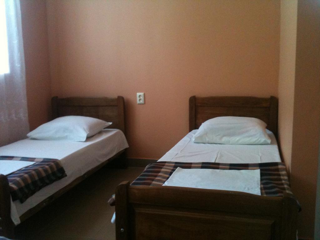 White Guest House Batumi Rom bilde