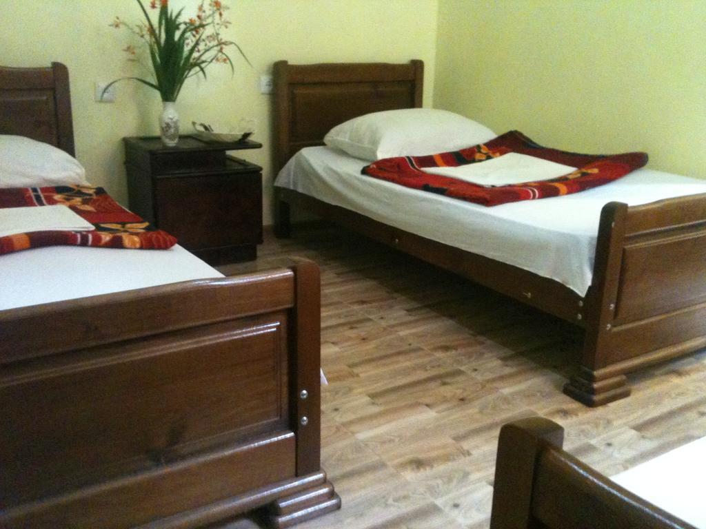 White Guest House Batumi Rom bilde